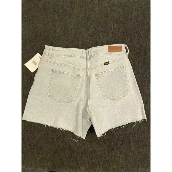 Wrangler Jean Shorts Cut Off Womens 6 28 High Rise Mom Vintage 4” Light Wash NWT - Picture 2 of 4